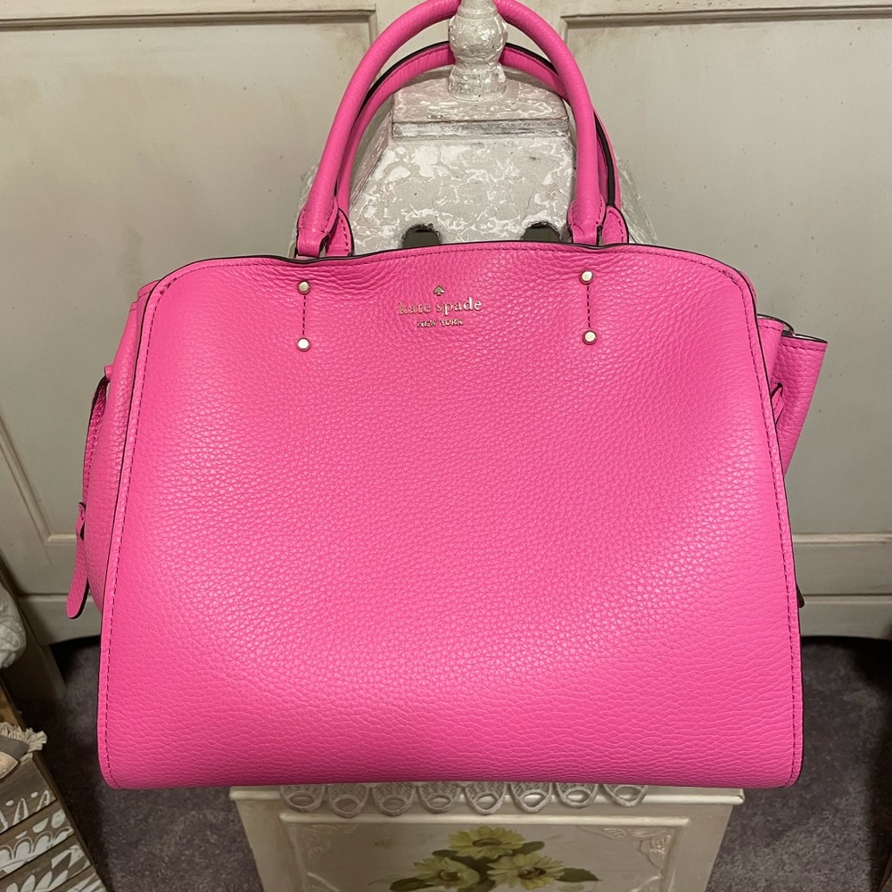 Beautiful pink bag, NWT…Gorgeous!